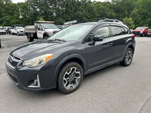 Used 2017 Subaru Crosstrek 2.0i Limited AWD/4WD image 2