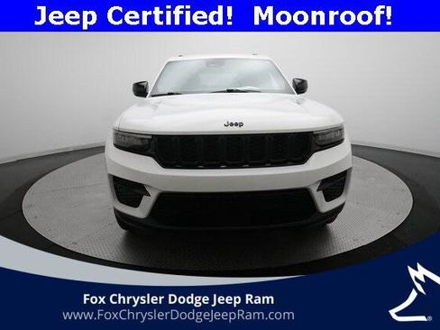 Certified 2023 Jeep Grand Cherokee Altitude image 11