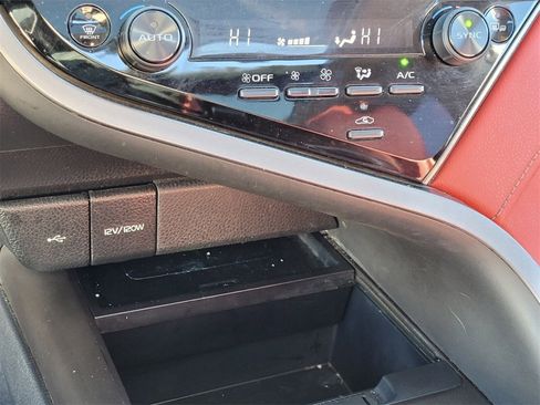 Used 2021 Toyota Camry XSE image 19