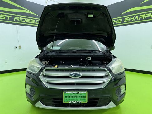 Used 2018 Ford Escape SE w/ Ford Safe & Smart Package FWD image 4