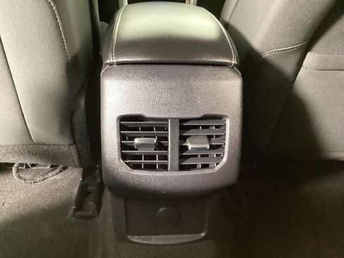 Used 2020 Ford Fusion SE image 16