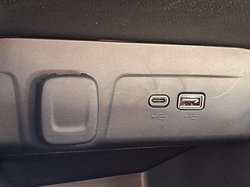 Used 2025 Chevrolet Trax ACTIV FWD image 25