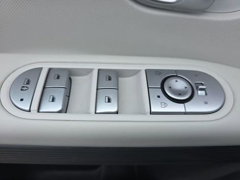 Used 2022 Hyundai Ioniq 5 SE image 39