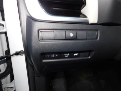 Used 2023 Nissan Rogue SL w/ SL Premium Package image 24