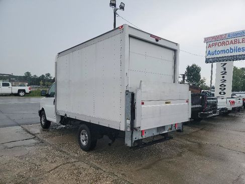 Used 2023 Chevrolet Express 3500 RWD image 5