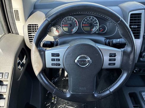 Used 2018 Nissan Frontier PRO-4X AWD/4WD image 11