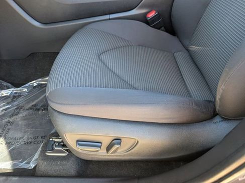 Used 2024 Toyota Highlander LE image 15