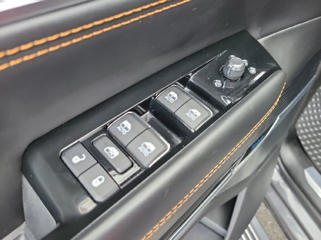 Used 2022 Jeep Grand Wagoneer Series III AWD/4WD image 28