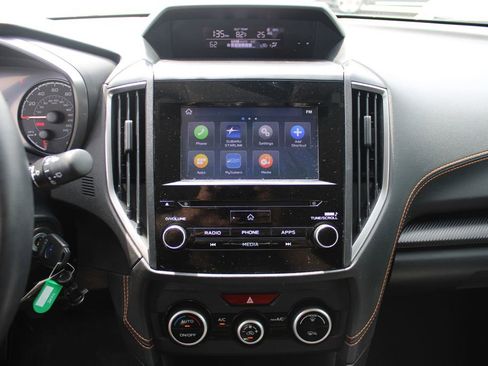 Used 2023 Subaru Crosstrek 2.0i Premium AWD/4WD image 17