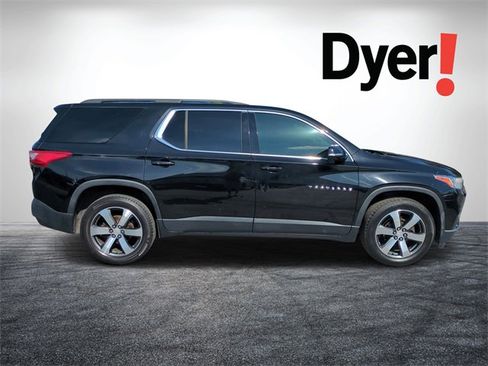 Used 2020 Chevrolet Traverse LT w/ LT Premium Package image 2