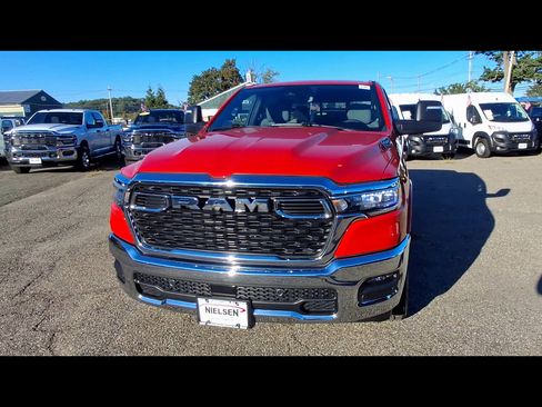 Certified 2025 RAM 1500 Big Horn AWD/4WD image 3