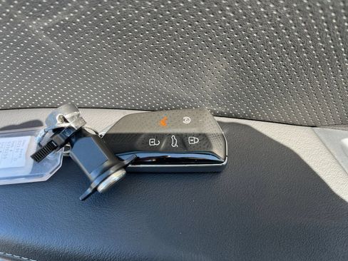 Used 2026 Volkswagen Atlas Cross Sport SE FWD image 17