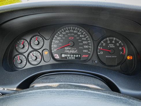 Used 2002 Chevrolet Monte Carlo SS w/ Pace Car Replica Pkg image 20