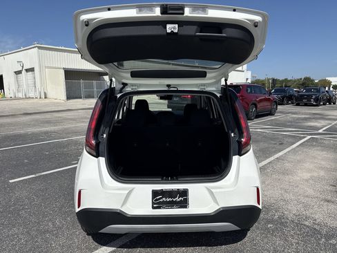 Used 2025 Kia Soul LX w/ LX Technology Package FWD image 20