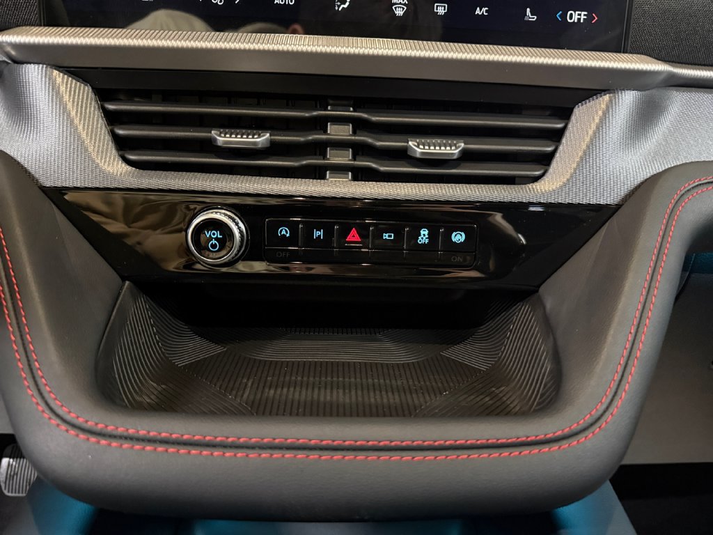 New 2027 Ford Explorer ST-Line AWD/4WD image 20