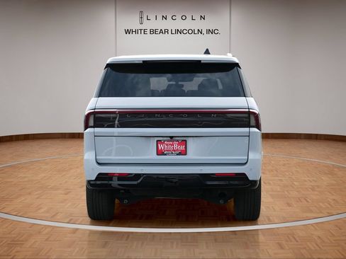 Used 2025 Lincoln Navigator Black Label AWD/4WD image 6