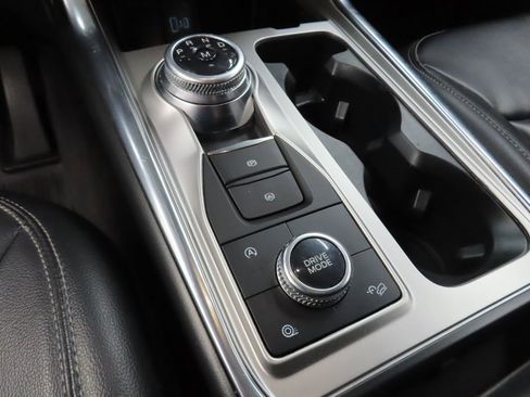 Used 2020 Ford Explorer XLT w/ Equipment Group 202A image 56