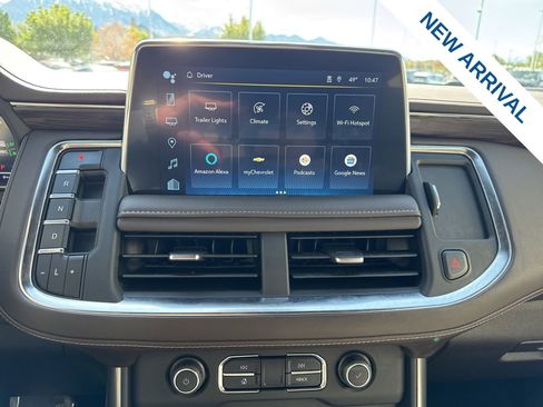 Used 2023 Chevrolet Suburban LT w/ Luxury Package image 25