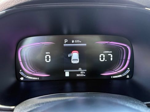 Used 2025 Kia Soul LX w/ LX Technology Package FWD image 16