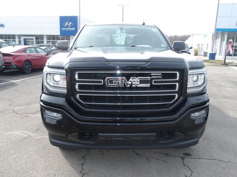 Used 2018 GMC Sierra 1500 SLE image 2