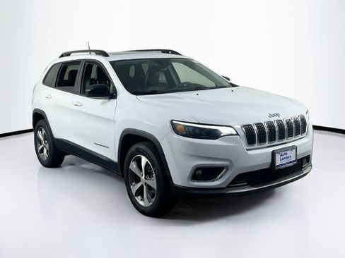 Used 2022 Jeep Cherokee Limited image 3