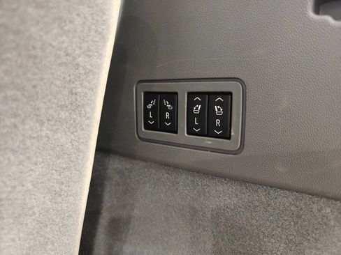 Used 2021 Cadillac XT6 Premium Luxury AWD/4WD image 18