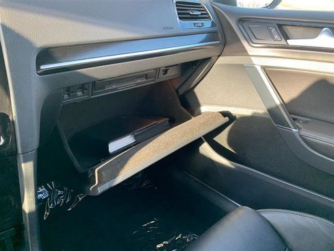 Used 2017 Volkswagen Golf 4-Door image 29