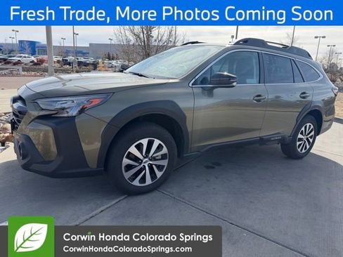 Used 2025 Subaru Outback Premium image 3