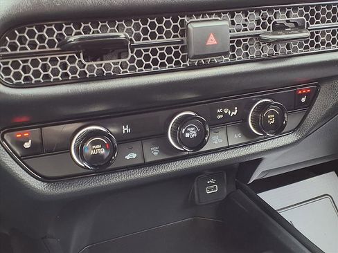 Used 2025 Honda HR-V Sport image 7