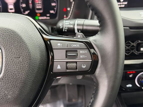 Used 2023 Honda Accord Touring image 18