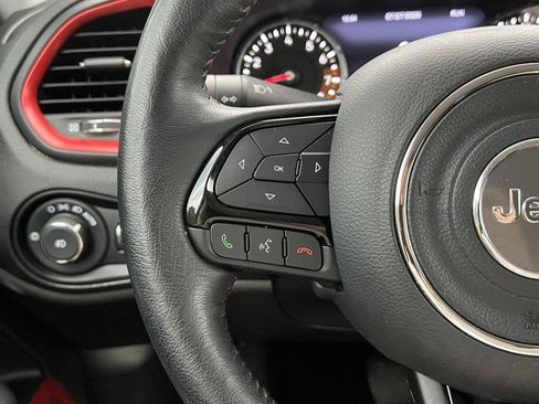 Used 2022 Jeep Renegade Trailhawk AWD/4WD image 19