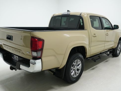 Used 2019 Toyota Tacoma SR5 RWD image 4