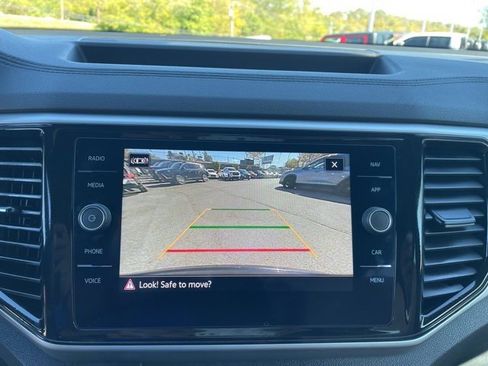 Used 2021 Volkswagen Atlas Cross Sport SEL Premium image 22