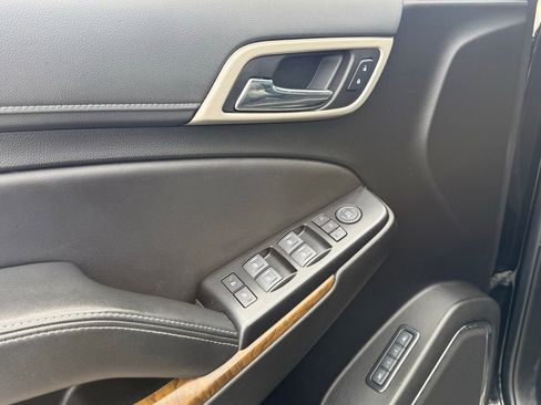 Used 2019 GMC Yukon XL Denali w/ Denali Ultimate Package image 9