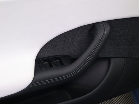 Used 2026 Tesla Model S image 24