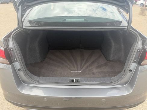 Used 2025 Nissan Versa SV FWD image 31