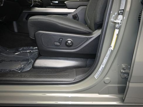 New 2026 RAM 1500 Big Horn w/ Night Edition image 21