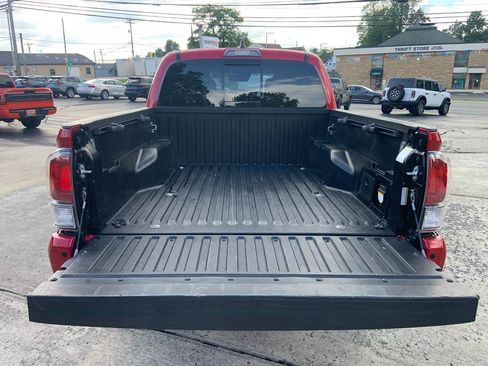 Used 2023 Toyota Tacoma TRD Off-Road w/ Advanced Technology Package AWD/4WD image 8
