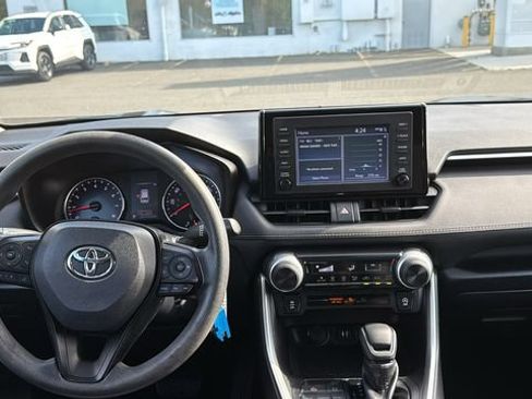 Certified 2019 Toyota RAV4 LE AWD/4WD image 23