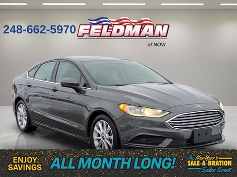Used 2017 Ford Fusion SE w/ Fusion SE Technology Package image 8
