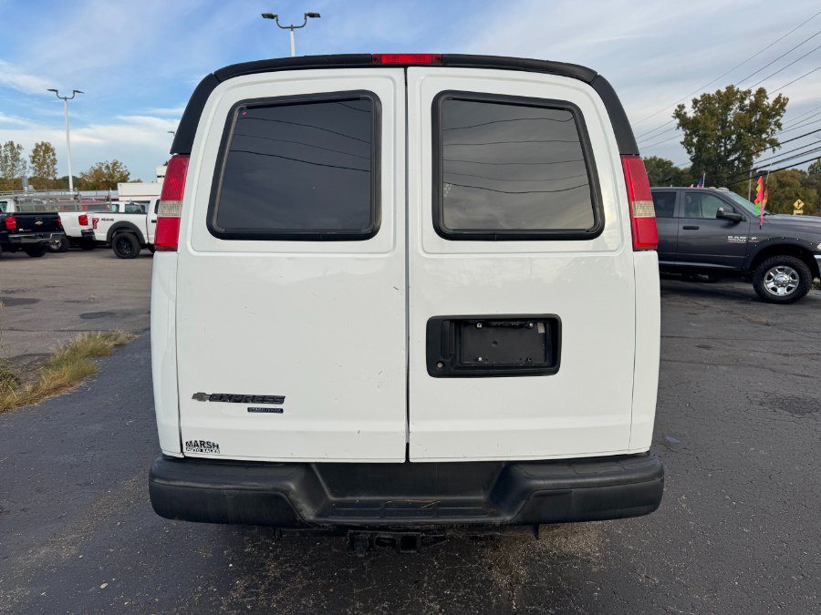 Used 2015 Chevrolet Express 3500 RWD image 4