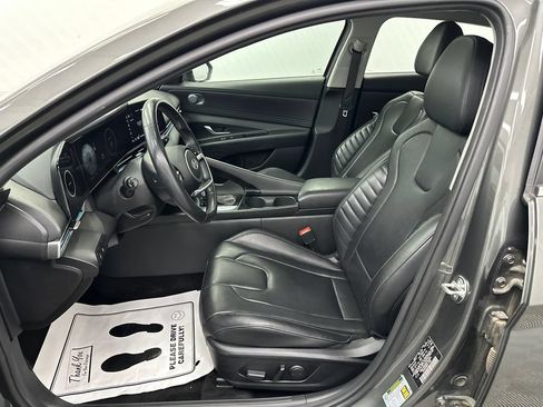 Used 2024 Hyundai Elantra Limited FWD image 9