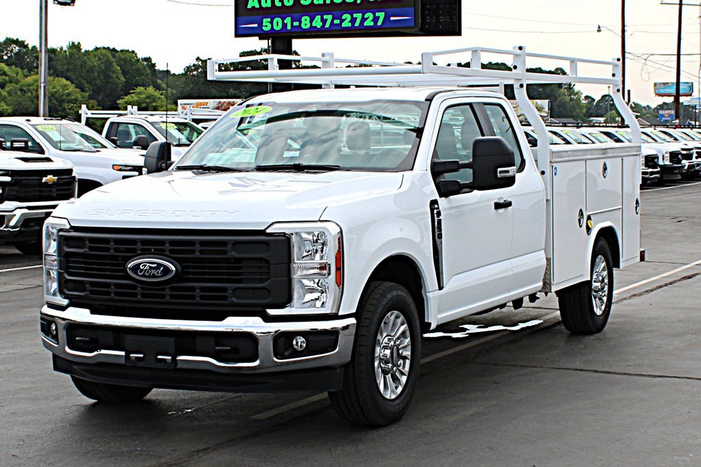 Used 2024 Ford F250 XL w/ XL Chrome Package RWD image 3