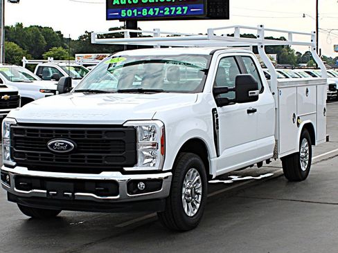 Used 2024 Ford F250 XL w/ XL Chrome Package RWD image 3