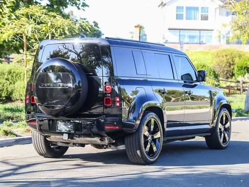 Used 2025 Land Rover Defender 110 X-Dynamic SE AWD/4WD image 6