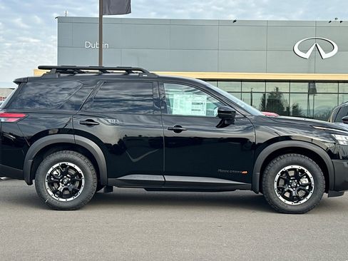 New 2025 Nissan Pathfinder Rock Creek image 3