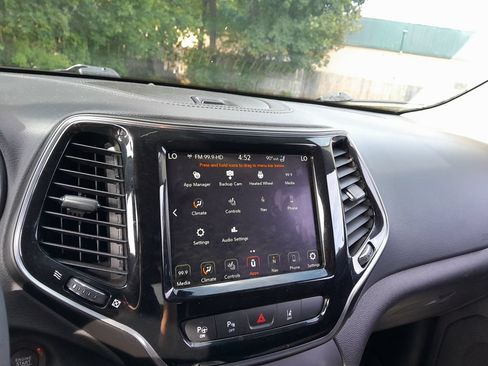 Used 2021 Jeep Cherokee Limited w/ Elite Package AWD/4WD image 28