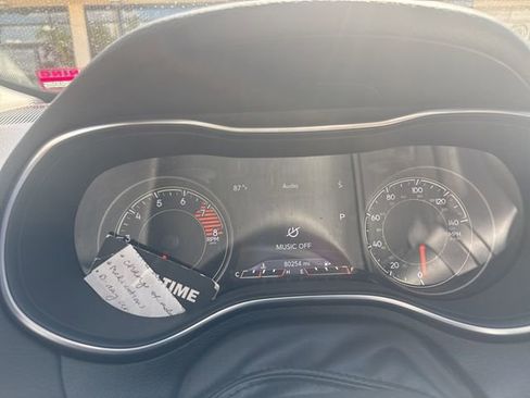 Used 2021 Jeep Cherokee Limited image 16