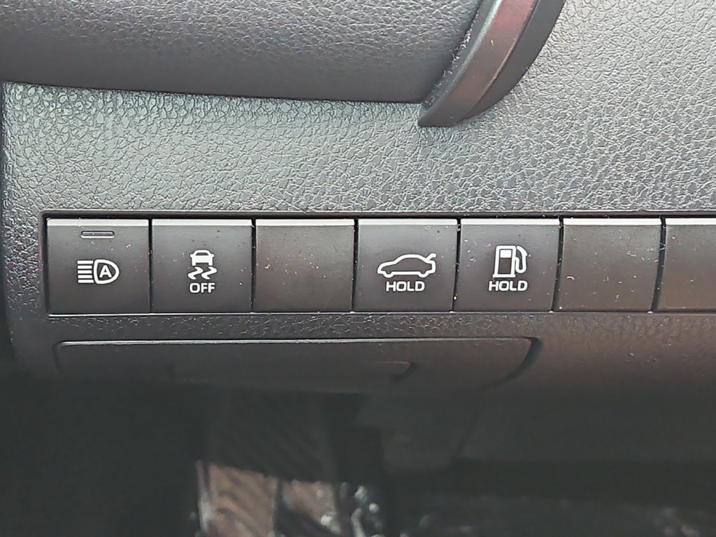 Used 2020 Toyota Camry SE FWD image 25