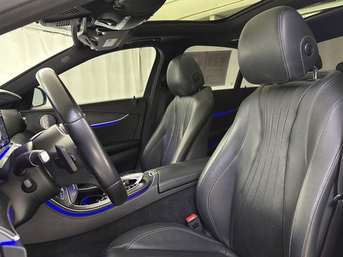 Used 2019 Mercedes-Benz E 300 image 5